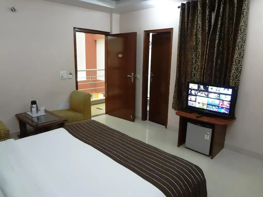 דלהי Hotel Kyron