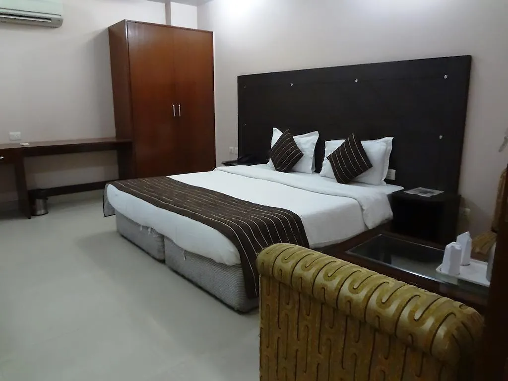 Hotel Kyron Delhi  3*, Delhi (National Capital Territory of India)